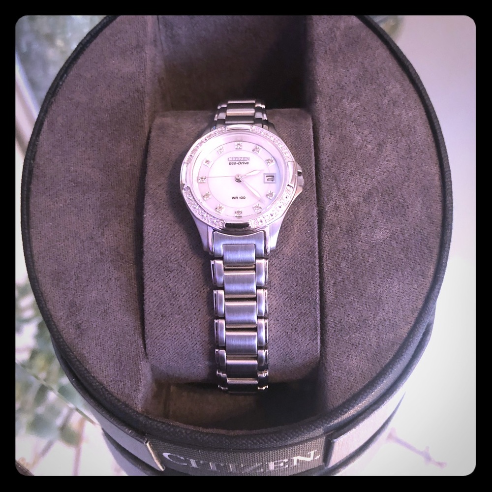 Citizen wristwatch with diamond accents